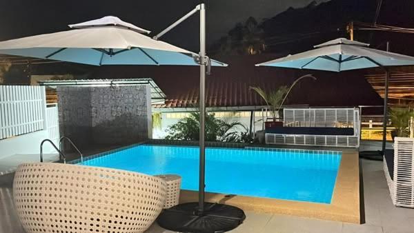 Elephant Sports Bar And Accommodation Phuket ภายนอก รูปภาพ